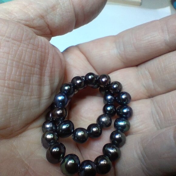Real Peacock Pearl Stretch Bracelet – Iridescent Freshwater Pearls - Picture 7 of 7